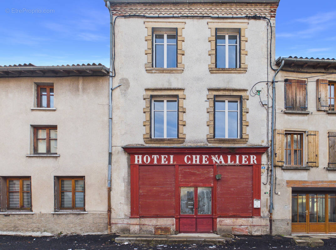 Maison à CRAPONNE-SUR-ARZON