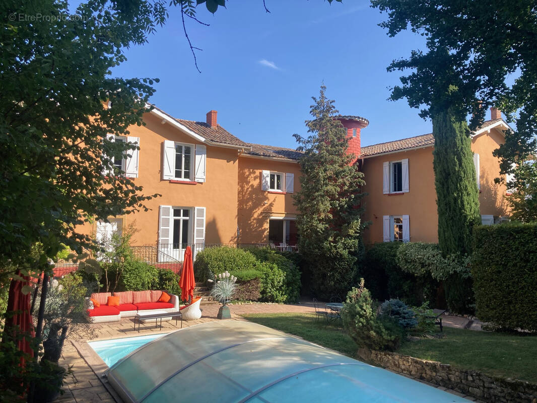 Maison à LACENAS