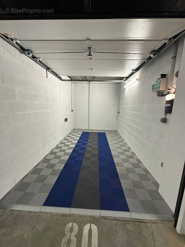 Parking à LE MESNIL-ESNARD