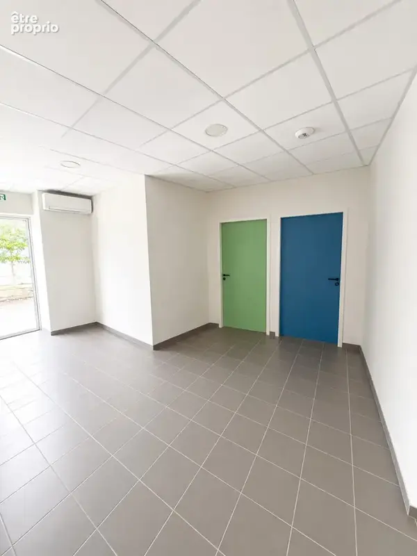 Local professionnel libre de toute occupation - photo 3