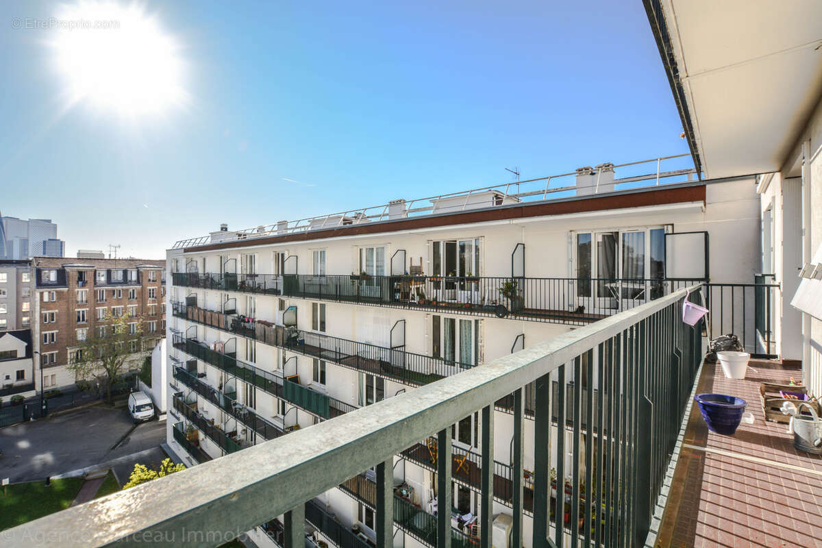 Appartement à COURBEVOIE