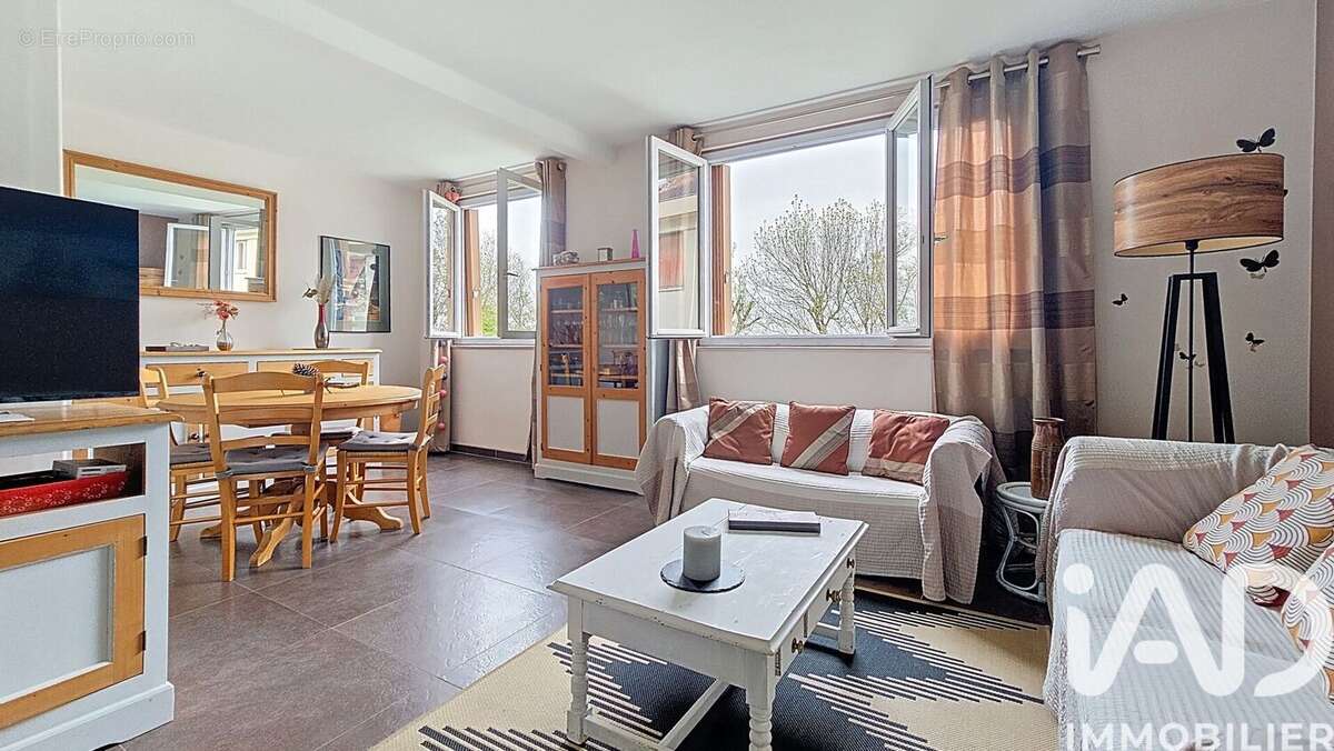 Photo 2 - Appartement à LE PLESSIS-ROBINSON