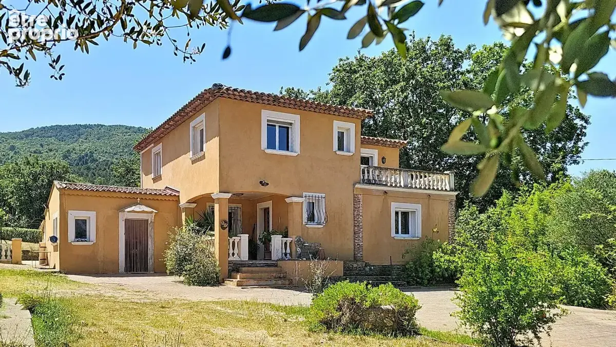 En EXCLUSIVITÉ sur GONFARON - Maison provençale de 152m² sur plus de 2000 m² Calme et cadre naturel privilégié - photo 8