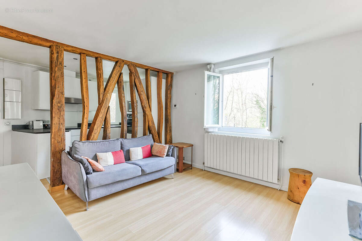 Appartement à PARIS-14E