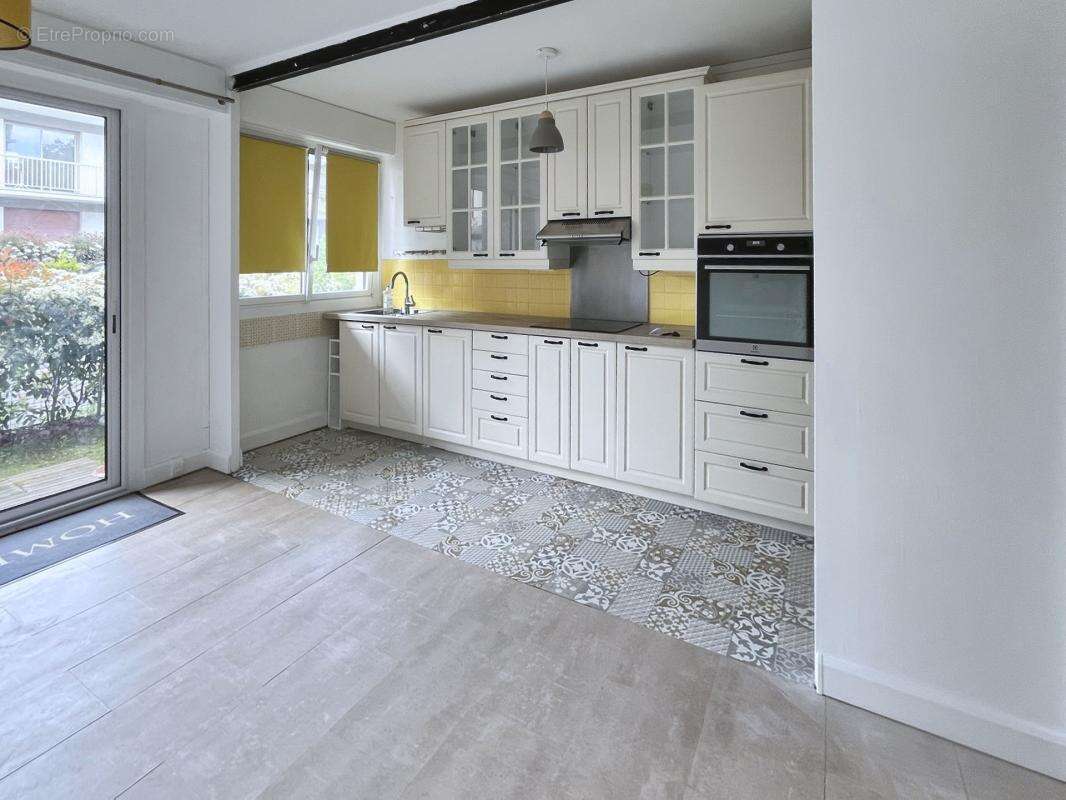 Appartement à SAINT-MAUR-DES-FOSSES