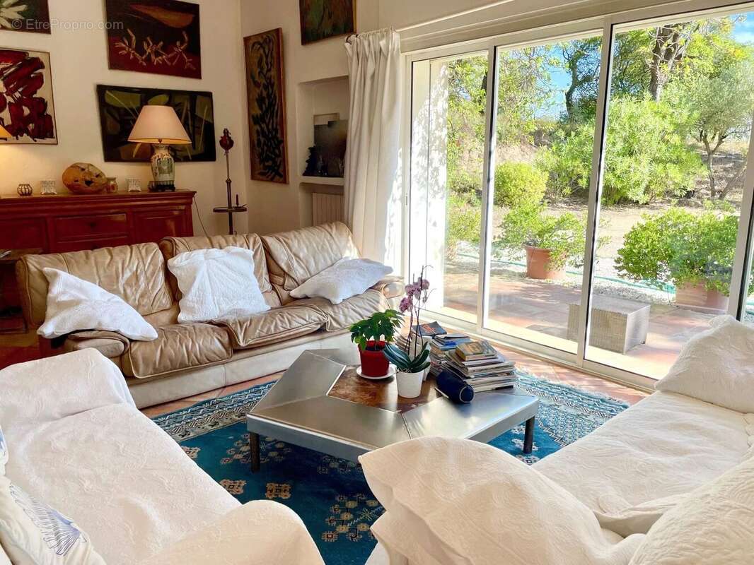 Maison à LA GARDE-FREINET