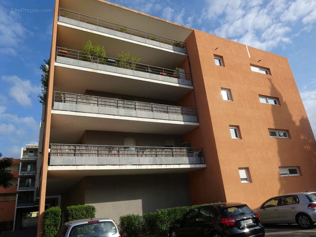 Quartier des 7 Collines, P2 loué de 42 m2 environ au dernier étage d'une  résidence sécurisée avec terrasse de - photo 9