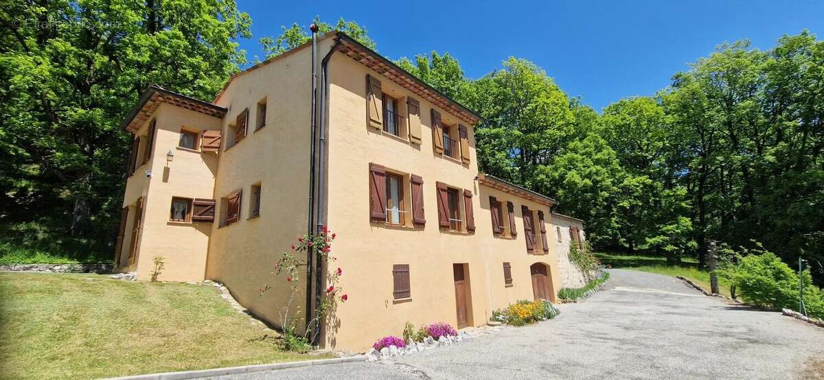 Maison à GREOLIERES