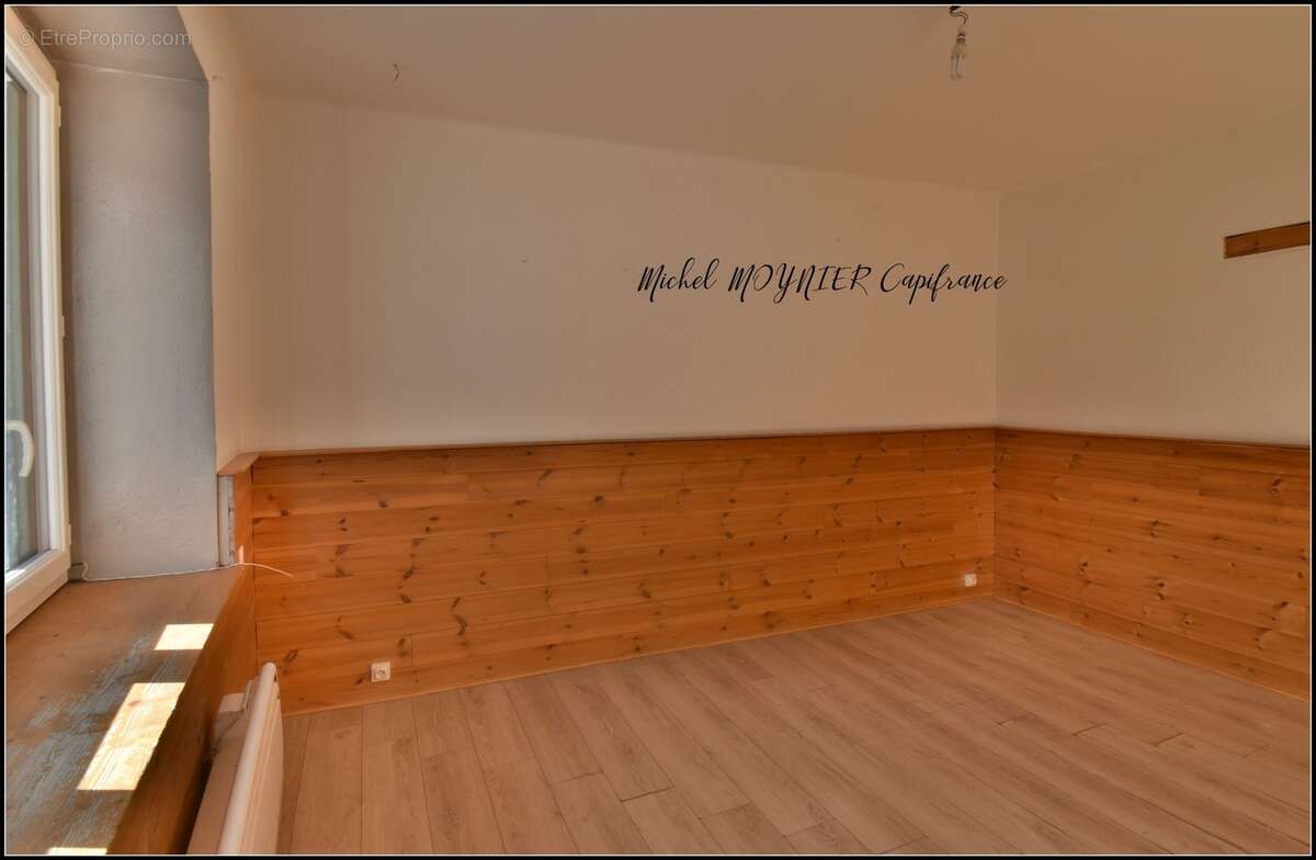 L’Argentière-la-Bessée centre : maison 5 pièces avec cave, combles et jardinet - photo 6