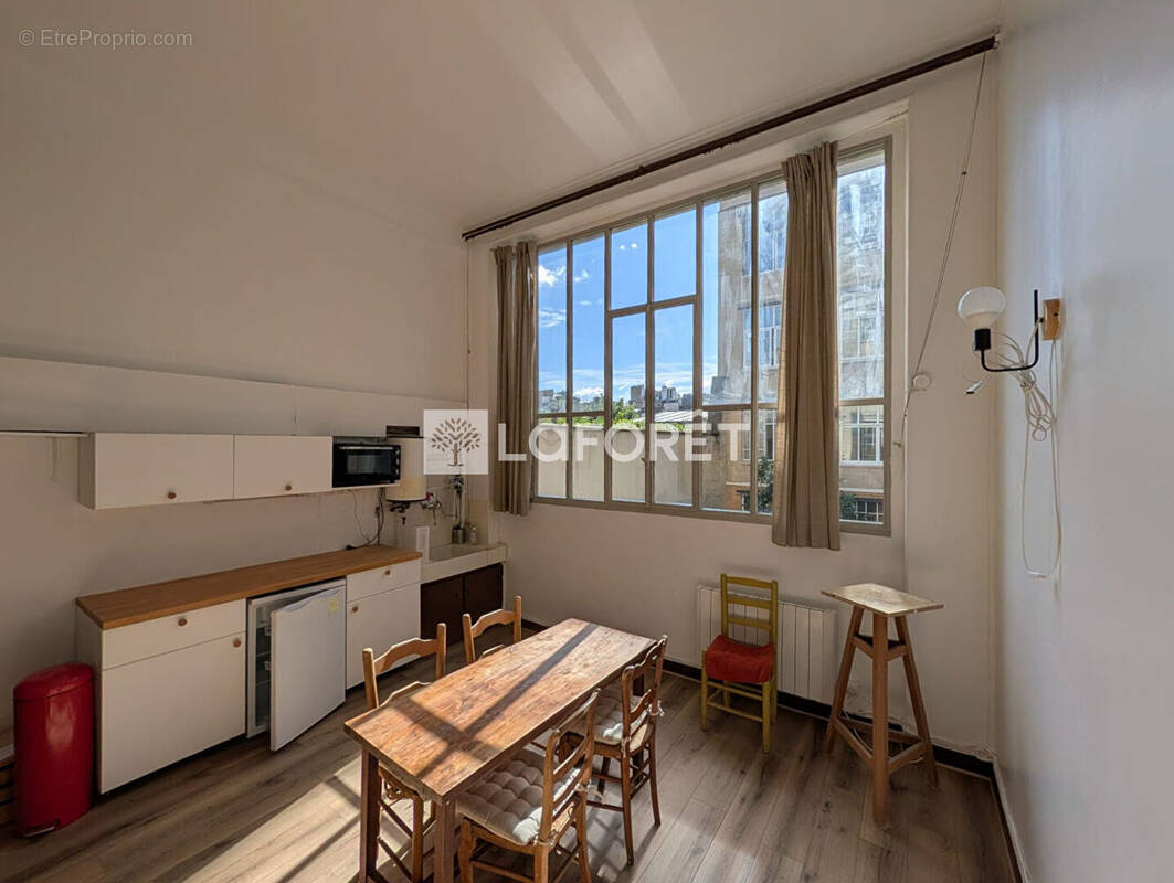 Appartement à PARIS-14E