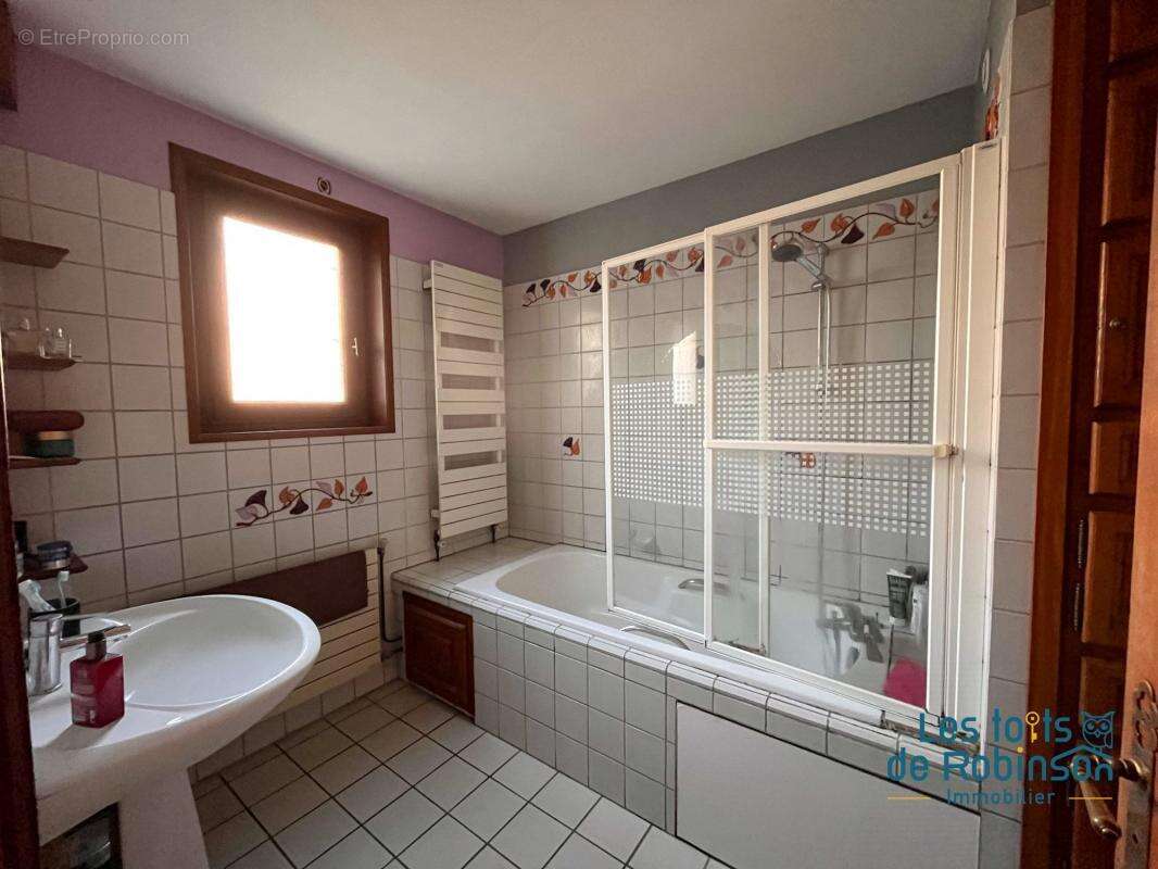 Maison à VERRIERES-LE-BUISSON