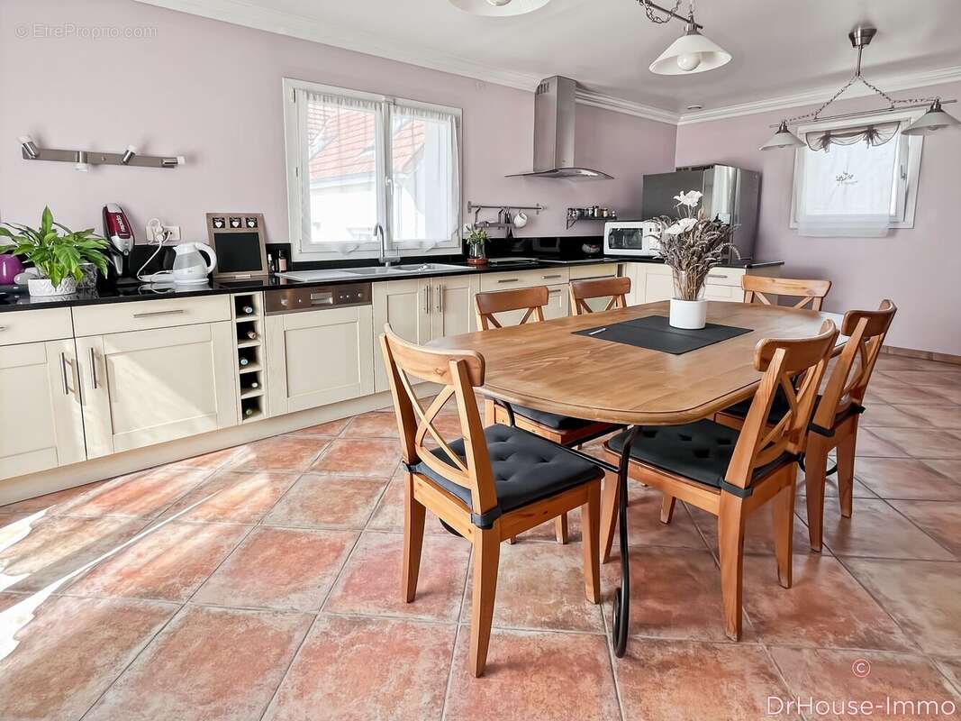 Maison 230 m² à Troyes  - photo 3