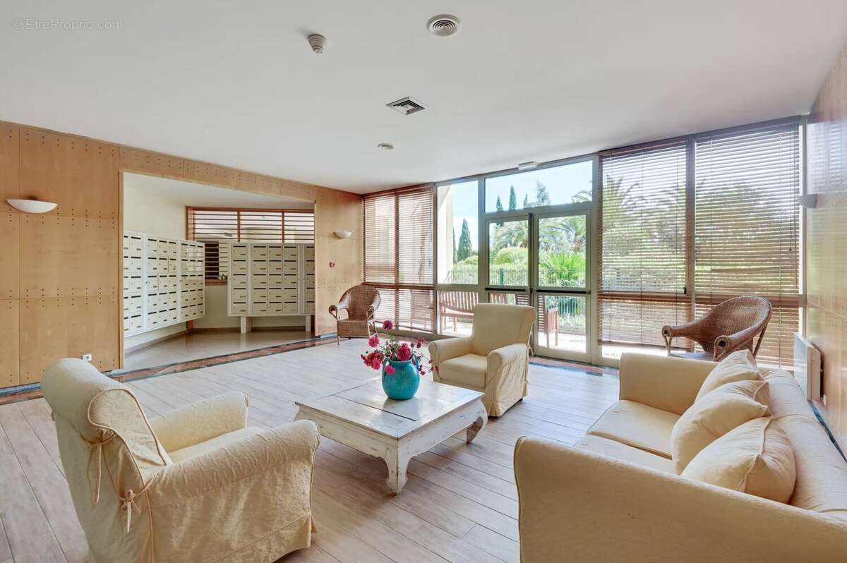 Appartement à MANDELIEU-LA-NAPOULE