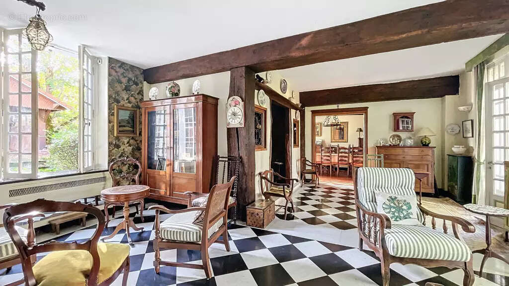Maison à BEAUCHAMP