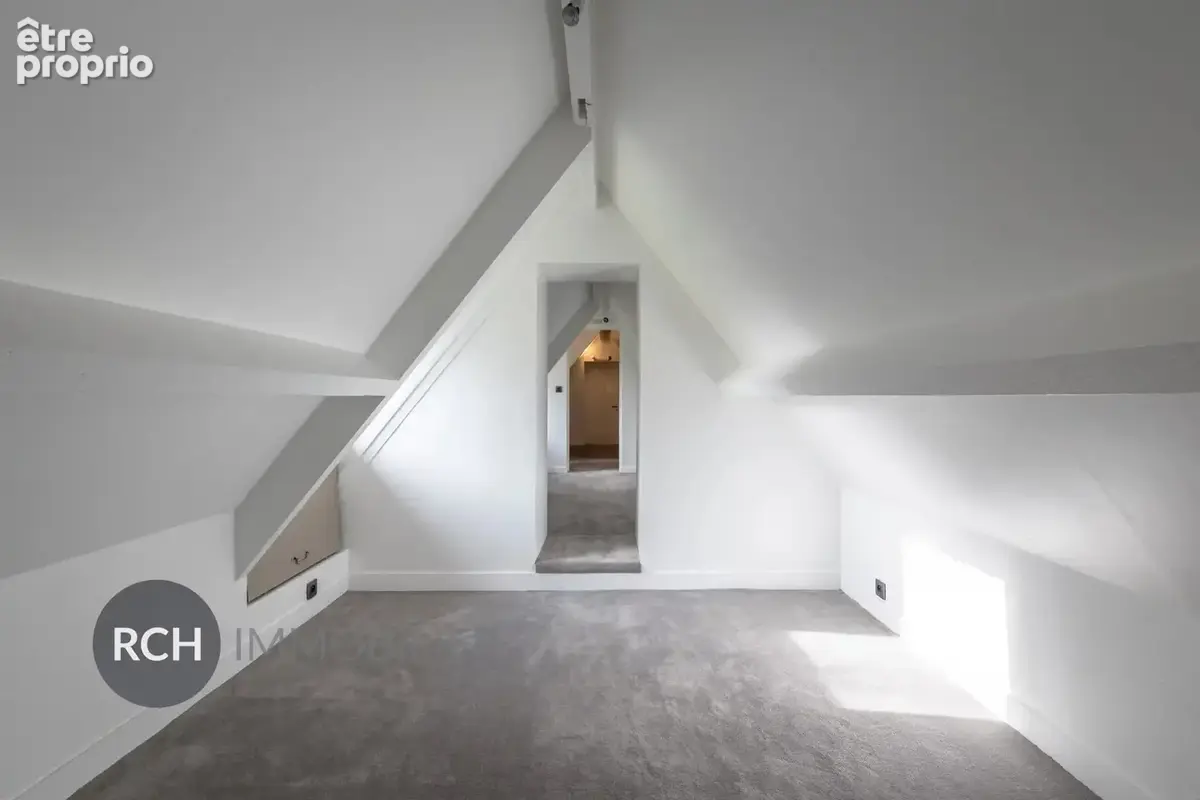 Secteur Montfort-l'Amaury - Superbe chaumière entièrement rénovée avec maison d'amis, piscine et tennis - photo 12
