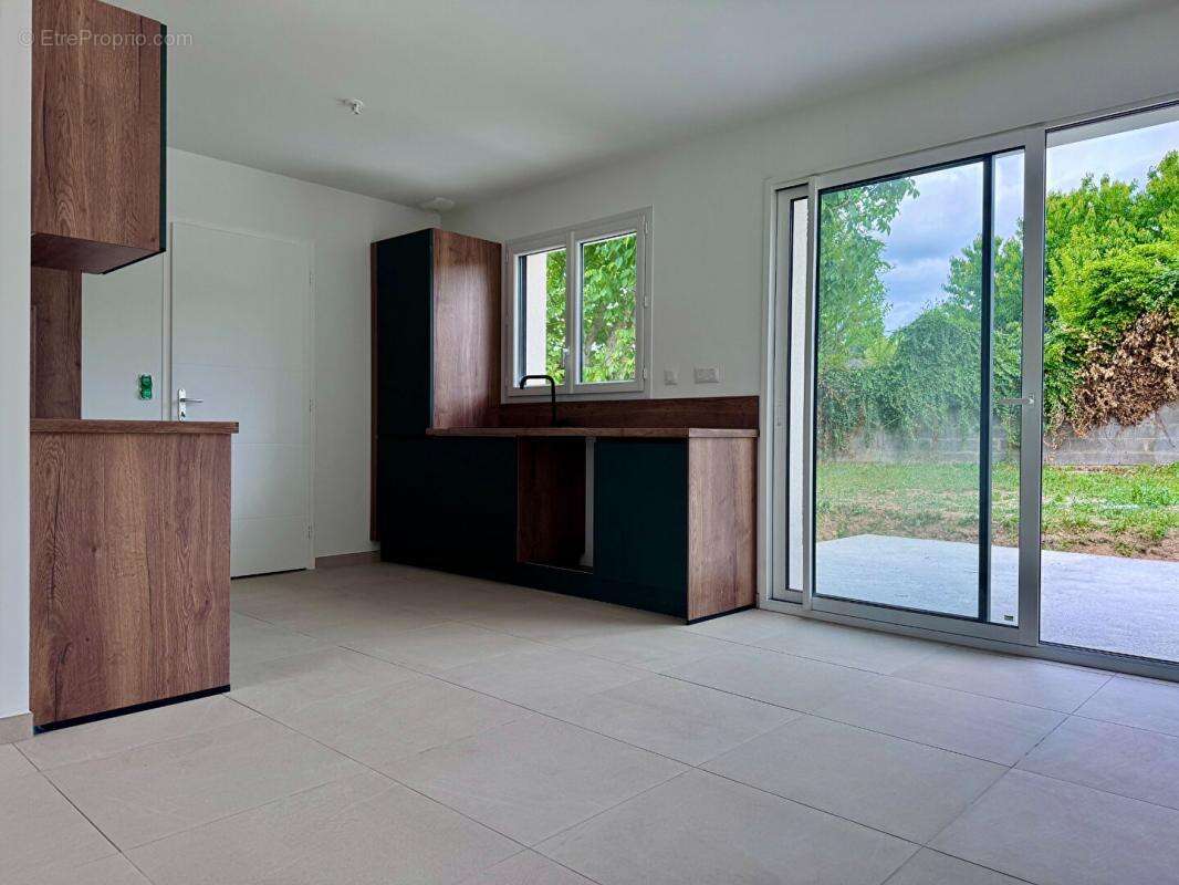 Maison à COULANGES-LES-NEVERS