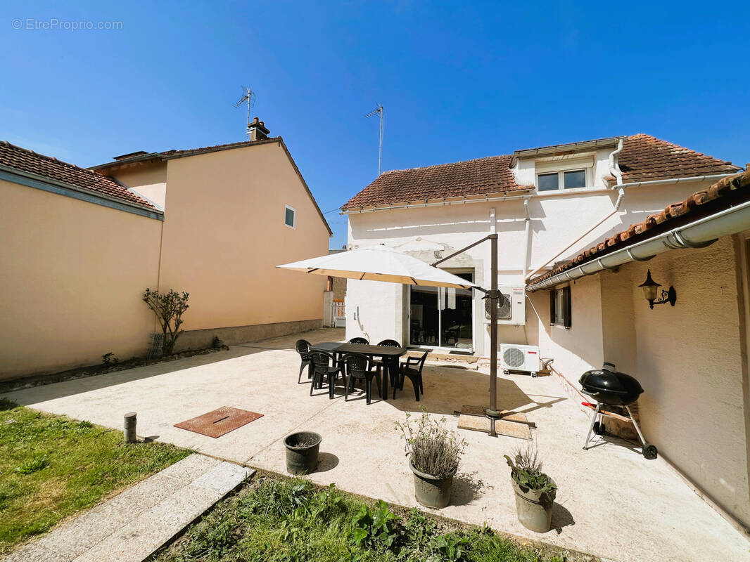 Maison à BEAUVILLIERS