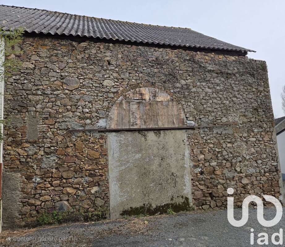 Photo 3 - Parking à TREMENTINES