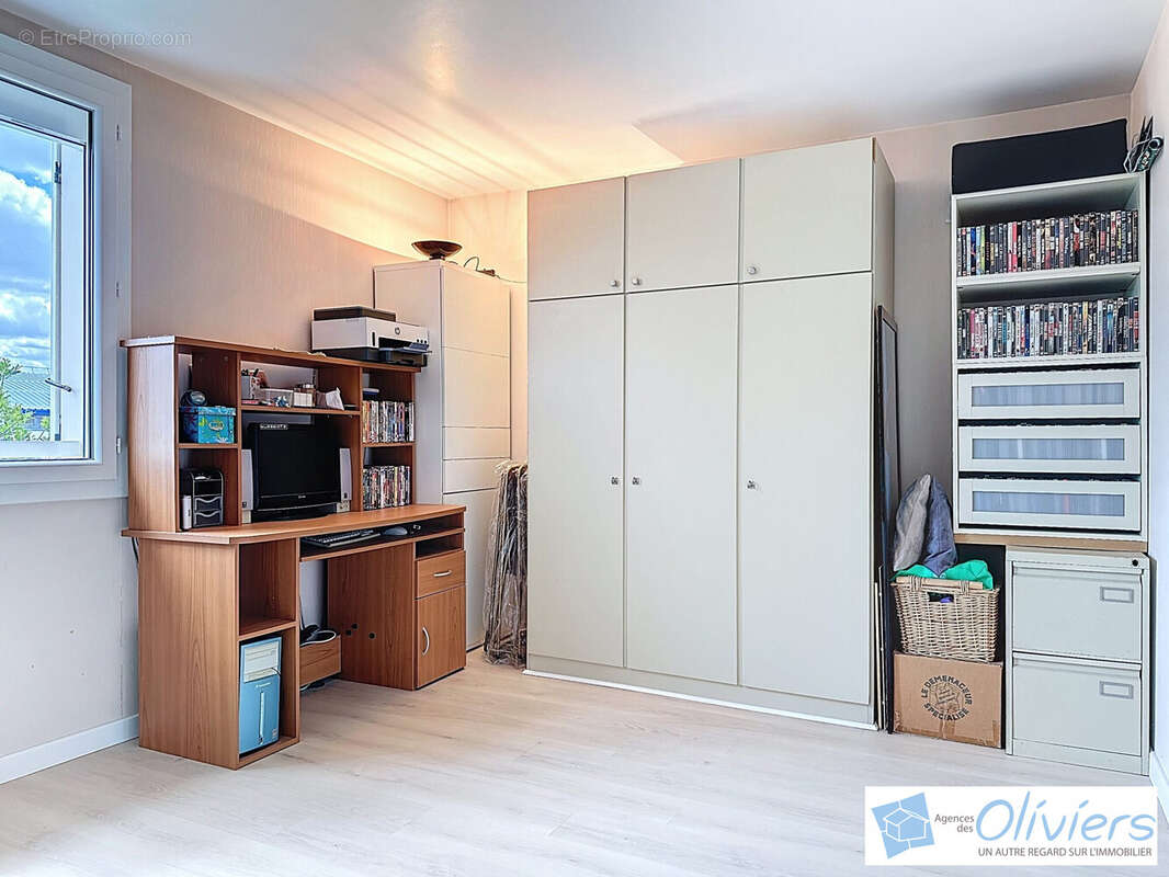 Maison à VOISINS-LE-BRETONNEUX