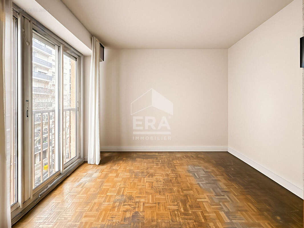 Appartement à MARSEILLE-1E