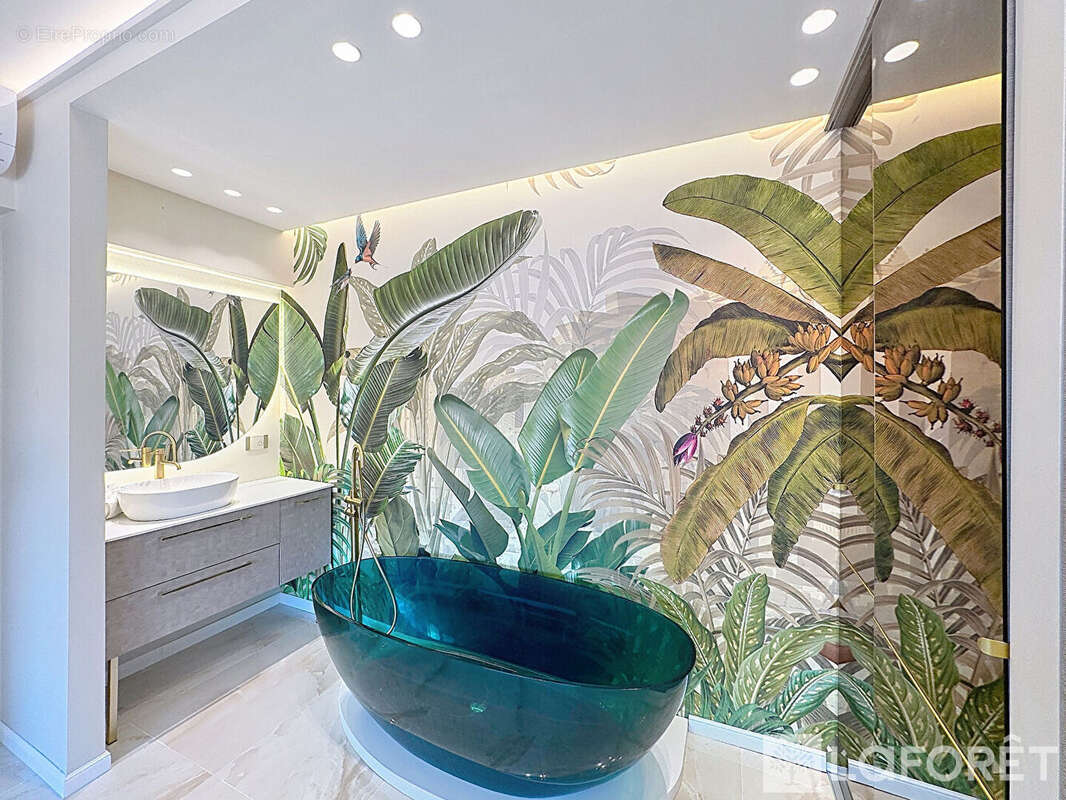 Appartement à ROQUEBRUNE-CAP-MARTIN