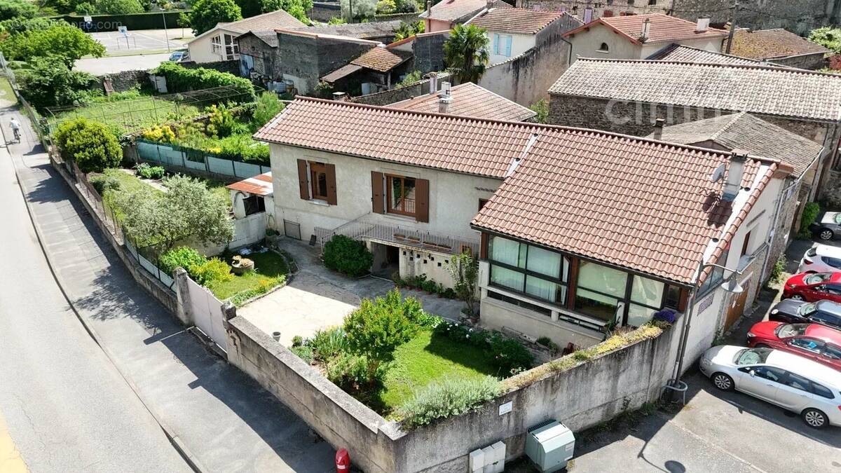 Maison à PEYRAUD