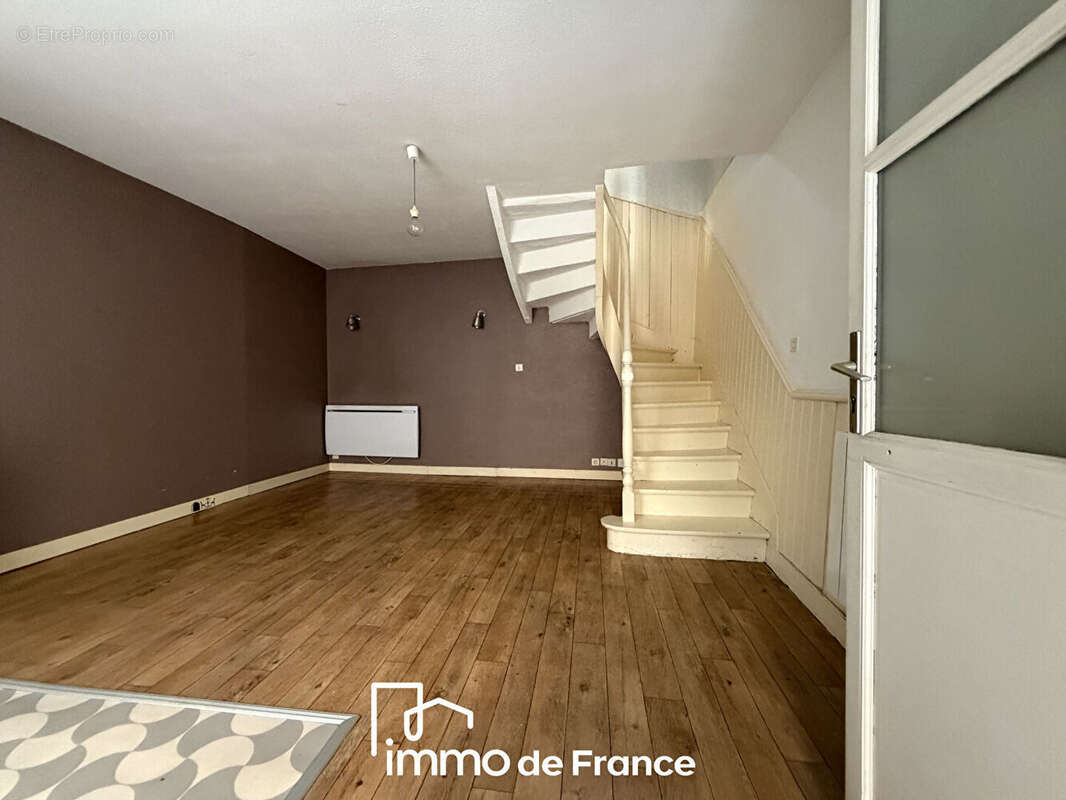 RODEZ Centre, Jolie Maison de ville T2 Bis - photo 5