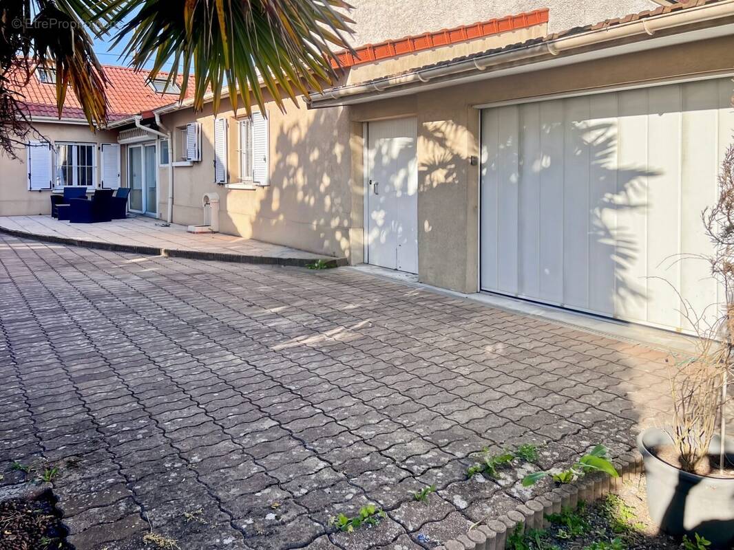 Maison à MORANGIS