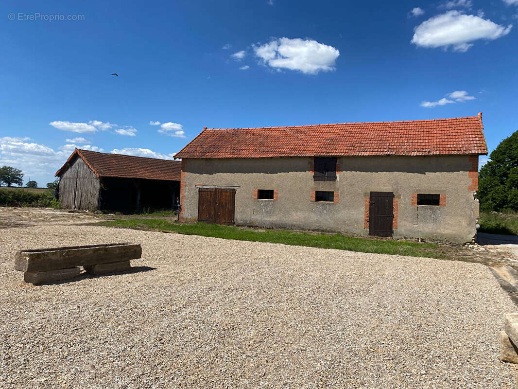 Maison à SAINT-LEOPARDIN-D'AUGY