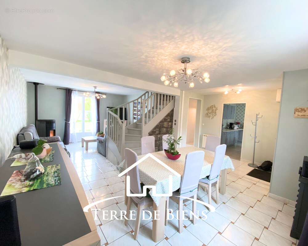 Maison à VIC-SUR-AISNE