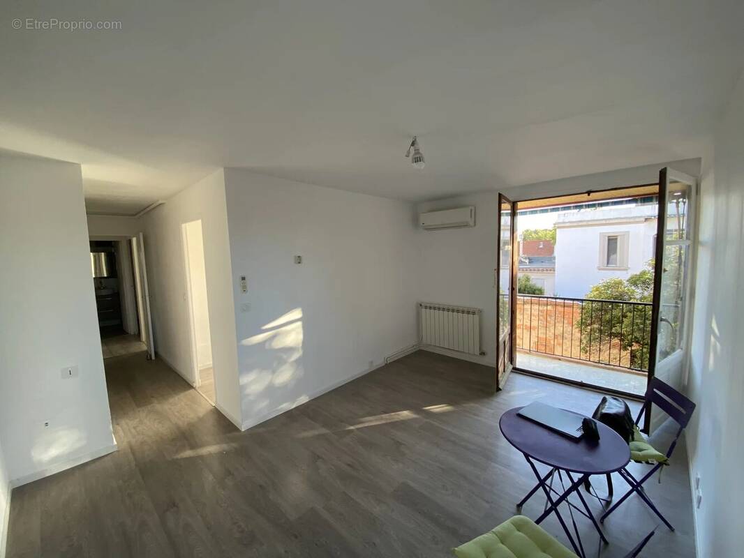 Appartement à MARSEILLE-4E