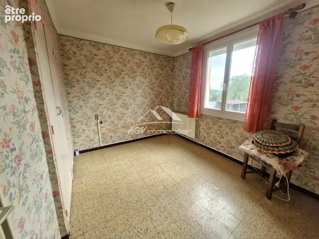 A Saint-Christol-Les-Alès, maison 3 chambres, deux garages sur 1025 m² de terrain - photo 8