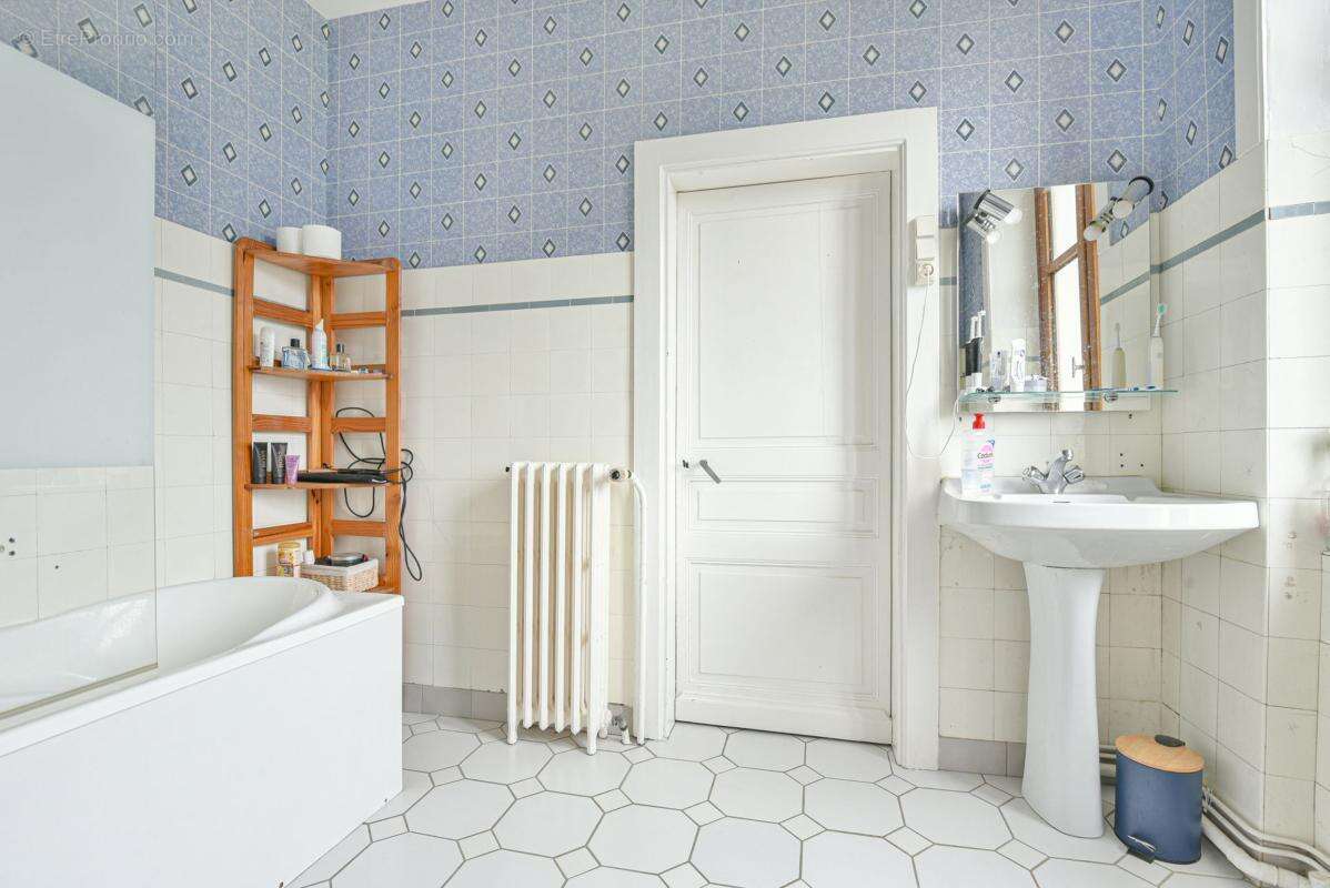 Maison à SAINT-JUNIEN