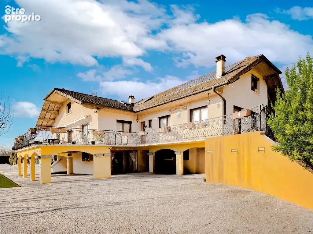 Maison à YENNE