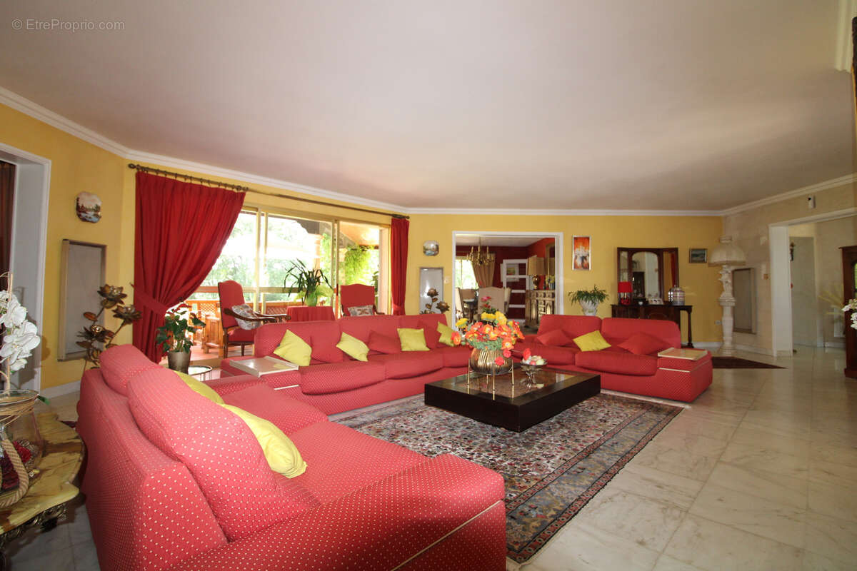 Maison à RIBAUTE-LES-TAVERNES