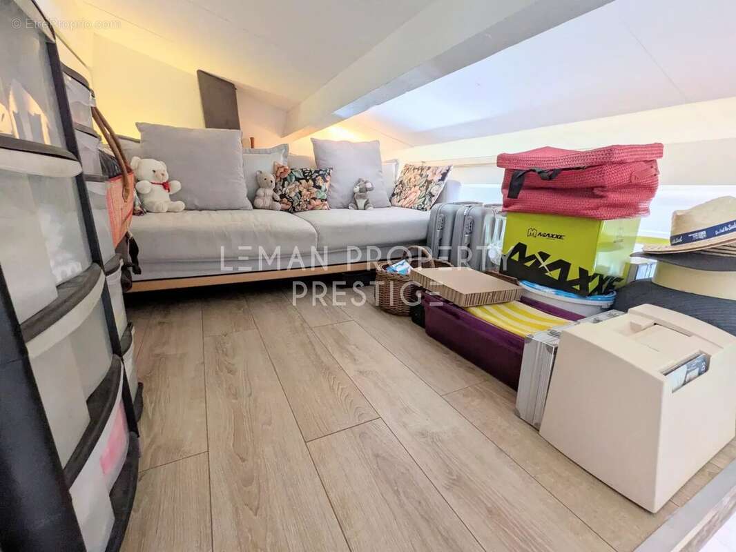 Appartement à VALLAURIS