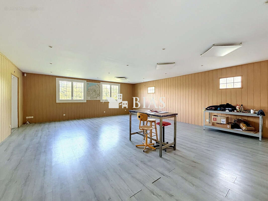 Commerce 145 m² à Brionne  - photo 2