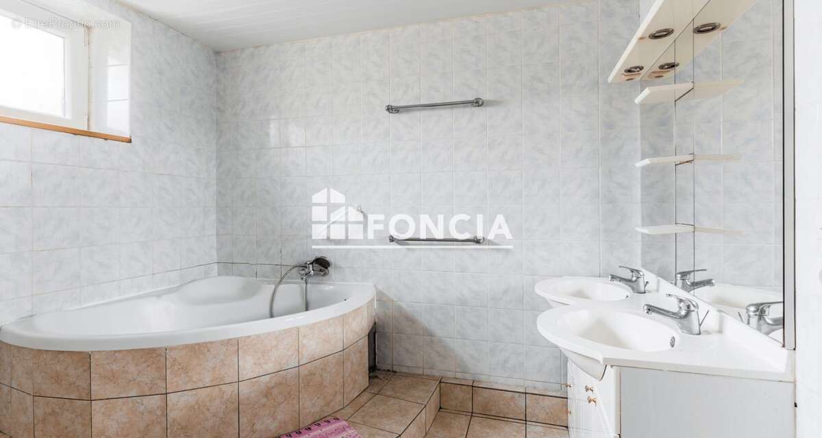 Appartement à MOULINS-LES-METZ