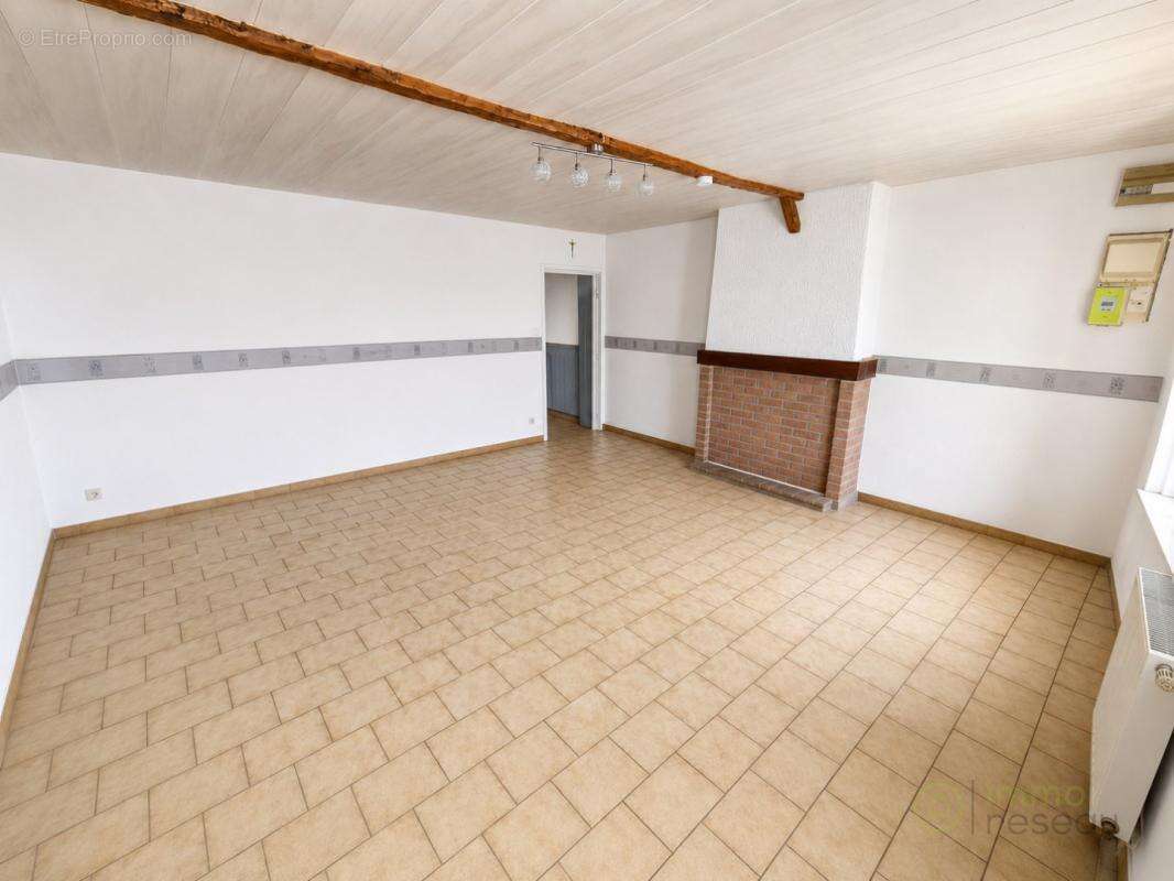 Maison 110 m² à La Sentinelle  - photo 2