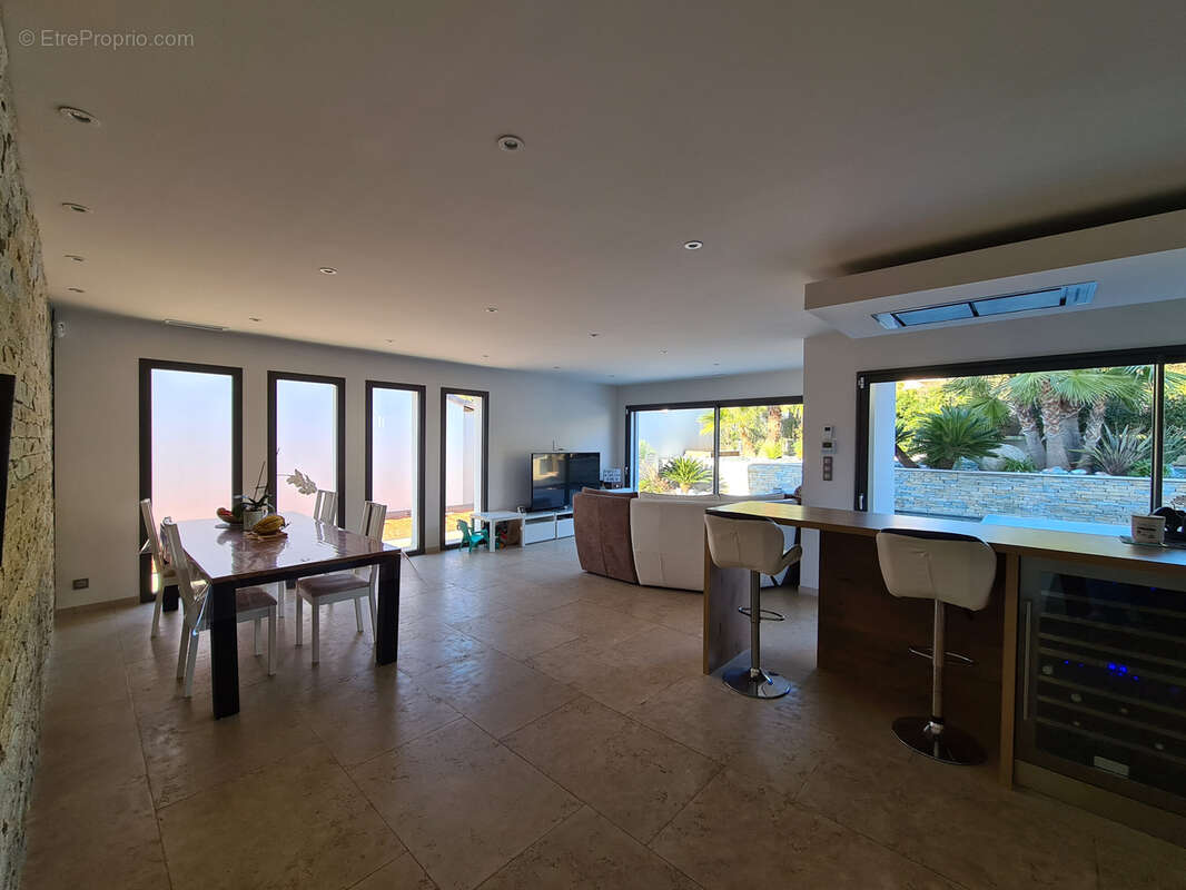 Maison à RESTINCLIERES