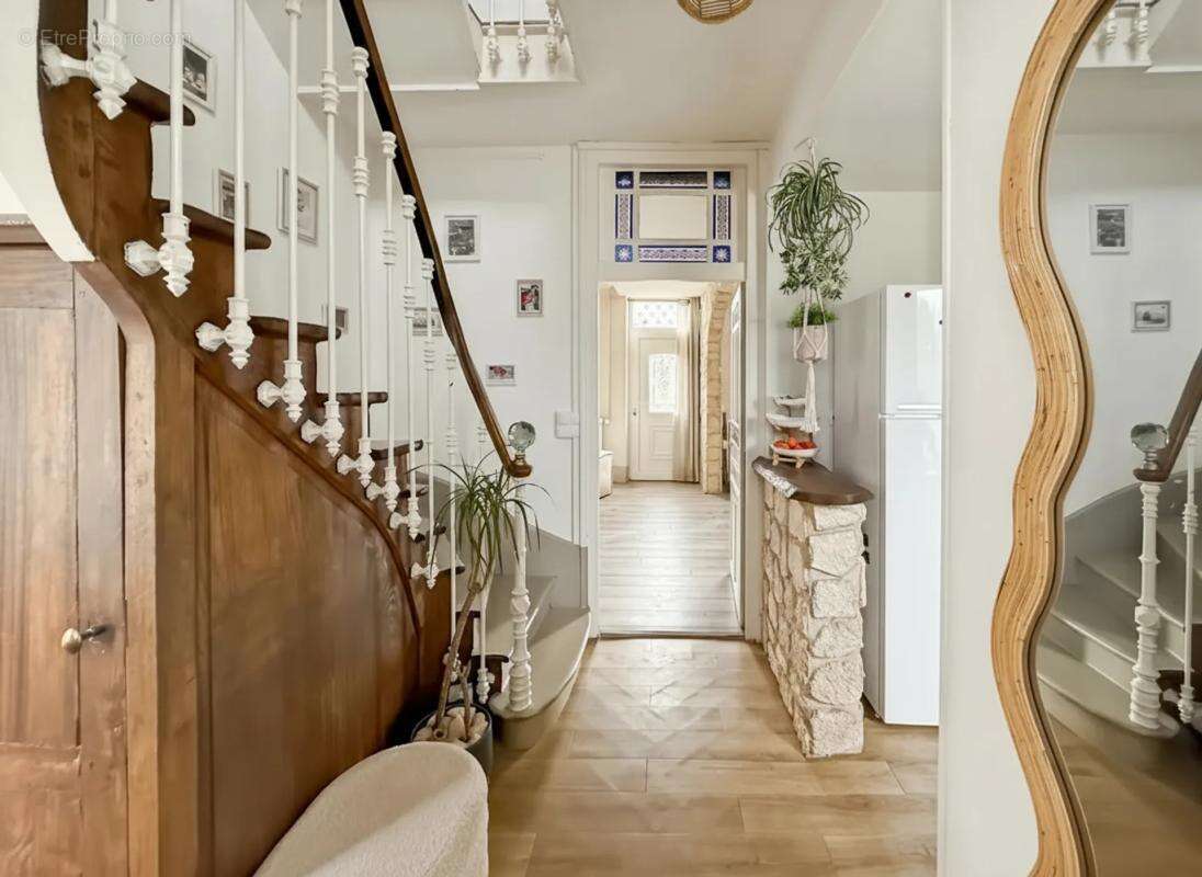 Maison de Maître 5 pièces 134 m² à Tronget avec Pré et Étables - photo 9