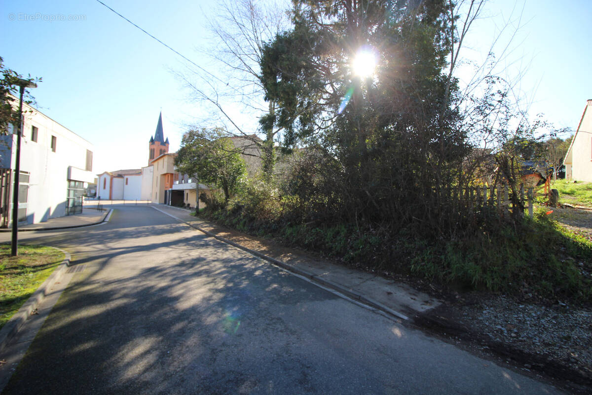 Terrain à MONTBARTIER