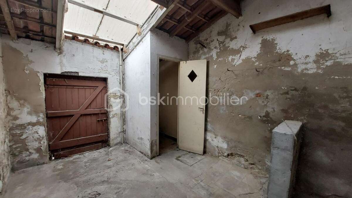 CAUDECOSTE – Maison de bourg T4 à rénover avec garage et patio - photo 19