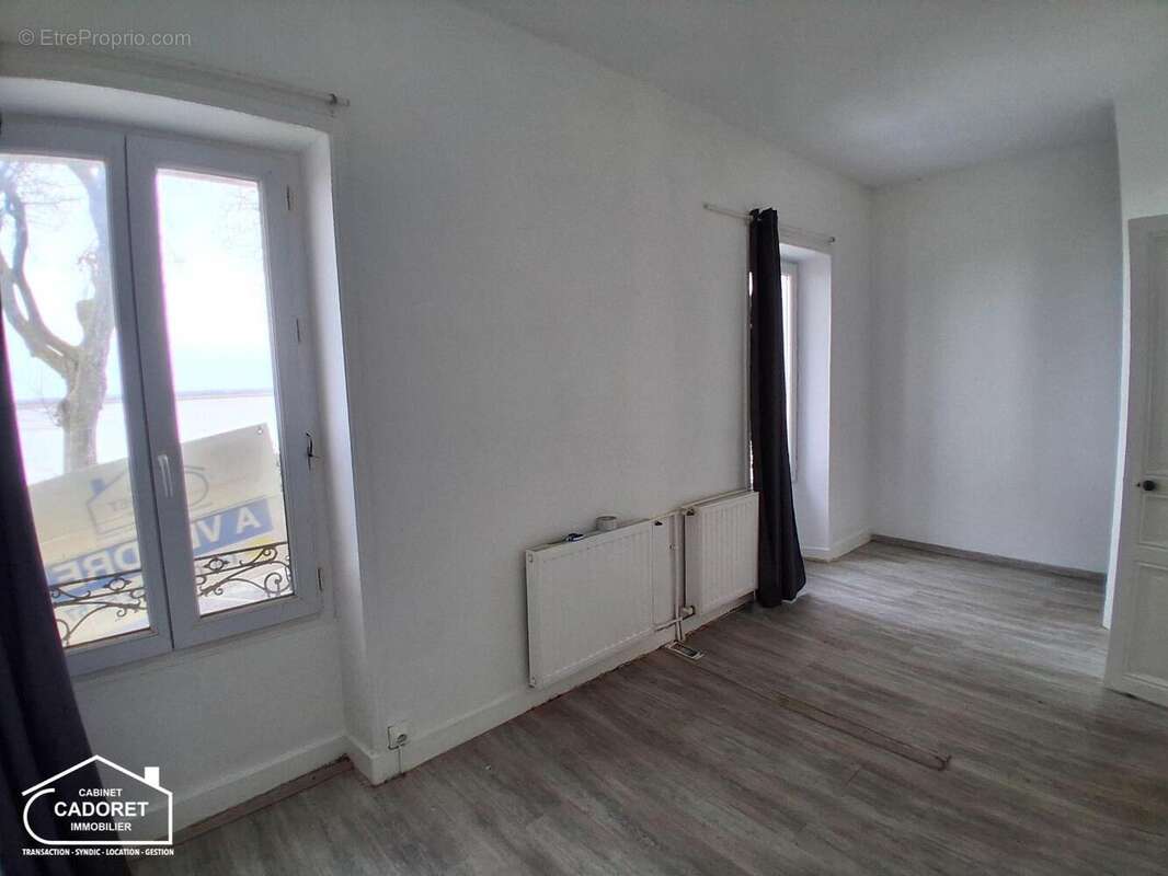   - Maison à PAIMBOEUF