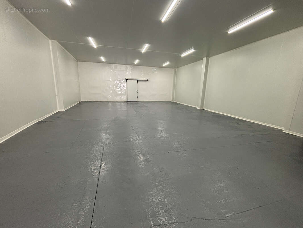 Commerce à SAINT-POL-SUR-TERNOISE