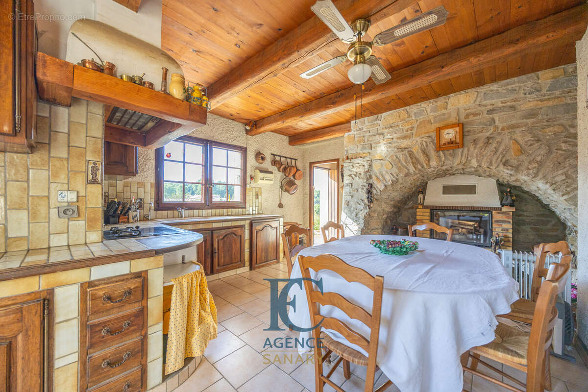 Maison à SAINT-CYR-SUR-MER