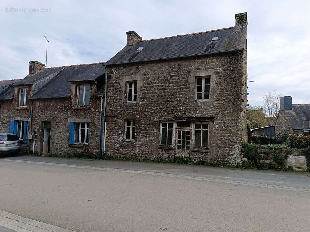 Maison à MELLIONNEC
