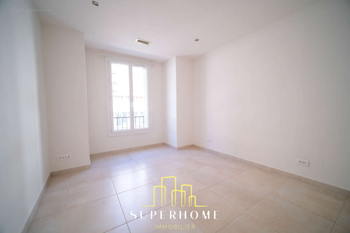 Appartement à MARSEILLE-6E