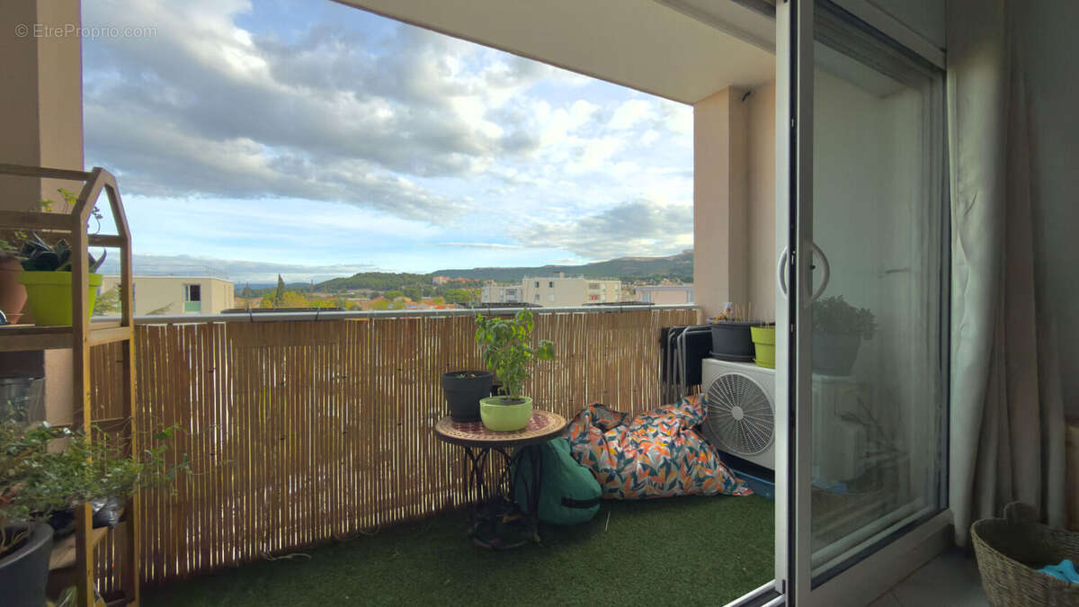 Appartement à ROGNAC