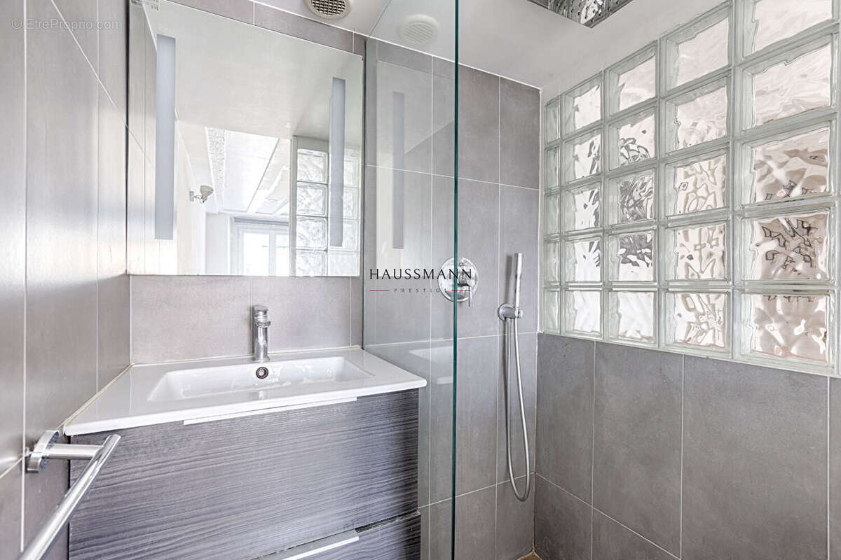 Appartement à PARIS-9E